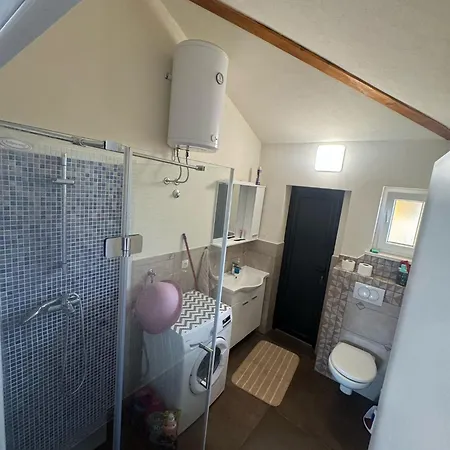 Apartman Nensi *