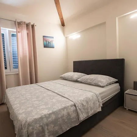 Nensi Apartmán Kukljica