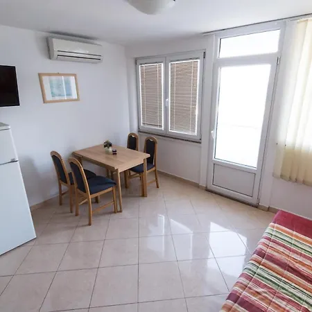 Nensi Apartman Kukljica