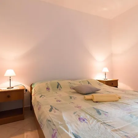 Apartman Nensi *