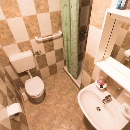 Apartman Nensi *