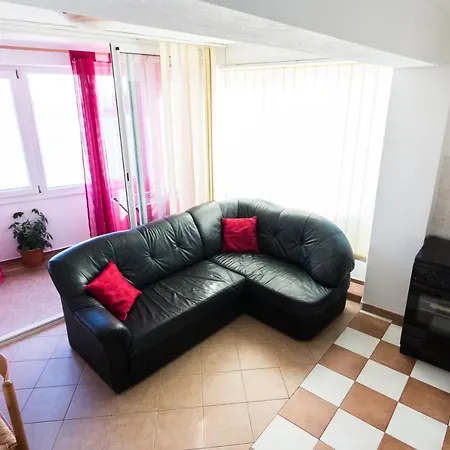 Nensi Apartman *