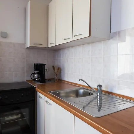 Nensi Apartman Kukljica