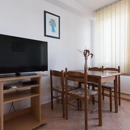 Nensi Apartman Kukljica