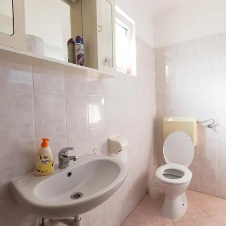 Apartman Nensi *