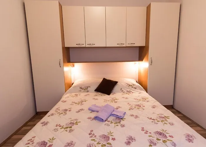 Nensi Apartman Kukljica