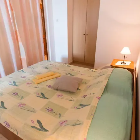 Nensi Apartment Kukljica