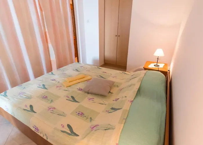 Nensi Apartmán Kukljica